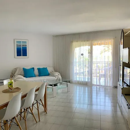 Apartment Homing Cristal 10 *
